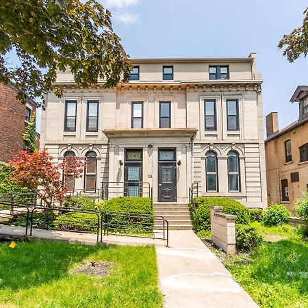 Apartment In The James South Neighborhood Hamilton Esterno foto