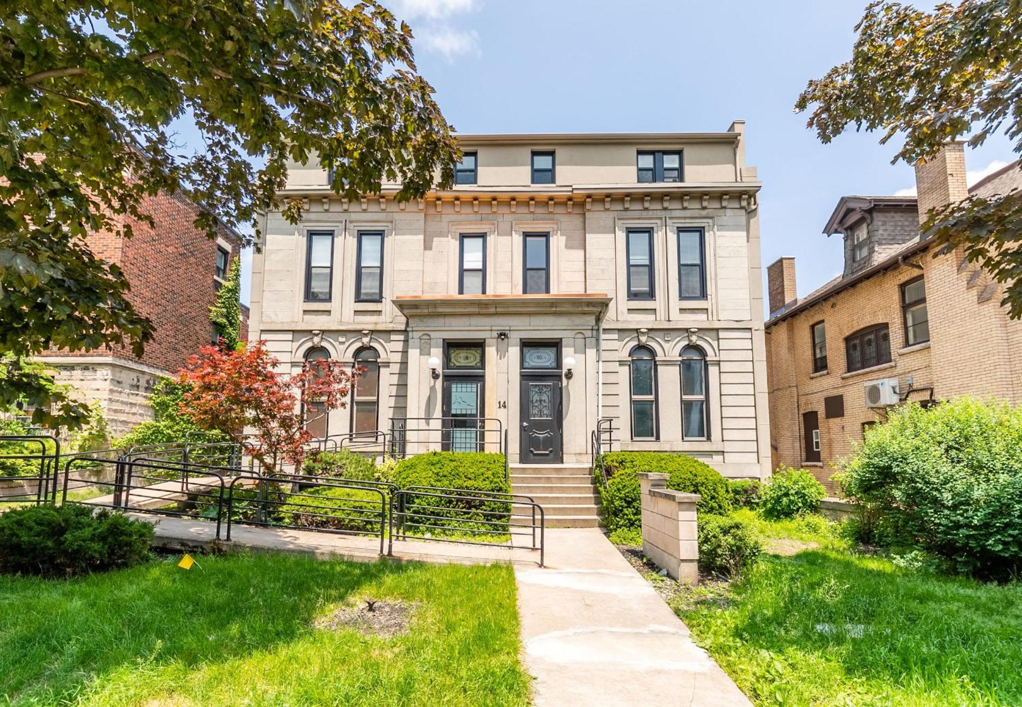 Apartment In The James South Neighborhood Hamilton Esterno foto